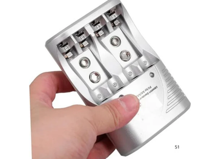 BTY Cargador Estándar para Baterías AA/AAA/9V, C804HV1