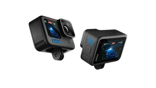 GoPro HERO12 Black vista frontal con pantalla LCD y lente principal