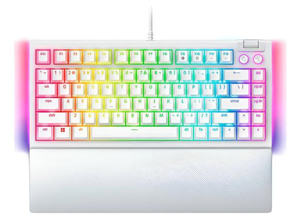 Teclado gaming Razer BlackWidow V4 mecánico con iluminación RGB multicolor vista frontal completa