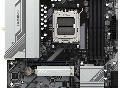 Motherboard Gigabyte B650M Gaming Plus WiFi vista superior mostrando socket AM5 y puertos