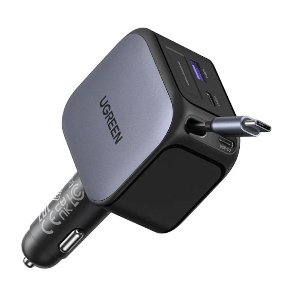 Cargador de carro UGREEN EC604 retráctil con puertos USB-C y USB-A vista frontal
