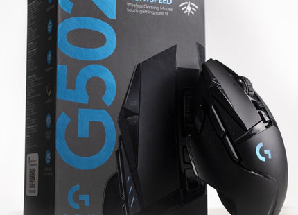 Mouse gaming G502 Lightspeed vista inferior con sensor HERO 25K