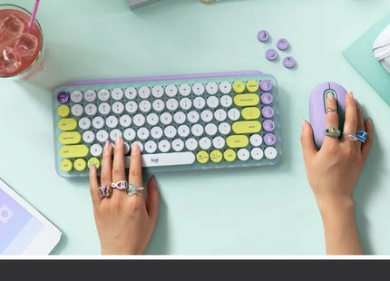Teclado Logitech Pop Keys conectado con dispositivos múltiples bluetooth