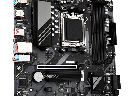 TARJETA MADRE GIGABYTE B650M K AM5 MICRO ATX DDR5