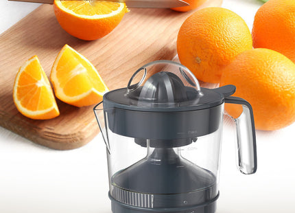 Cono exprimidor y sistema de extracción de jugo en funcionamiento