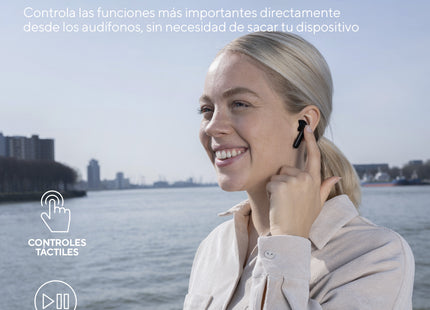 Vista posterior audífonos Trust BT negros con logo de marca