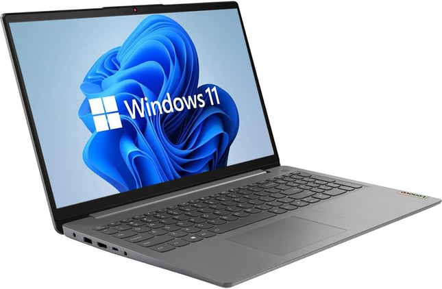 Laptop Lenovo IdeaPad 3 15ITL6 color gris ártico vista frontal con pantalla encendida