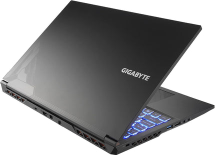 Lateral izquierdo GIGABYTE G5 con conectores USB y HDMI