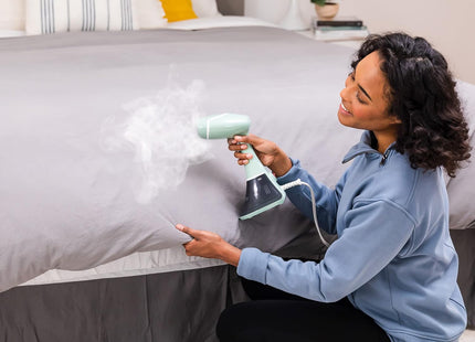 Vaporizador de Ropa Vertical Black+Decker, HGS250-LA