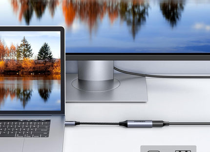 UGREEN CM297 adaptador USB-C HDMI lateral mostrando diseño aluminio