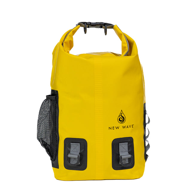 Maletín impermeable en contexto de uso para kayak
