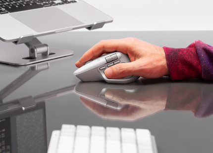 Mouse Logitech MX Master 4 vista lateral mostrando botones programables