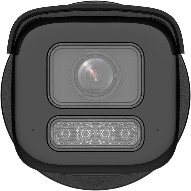 Cámara de seguridad Hikvision 4MP vista lateral mostrando diseño resistente IP67 para exteriores