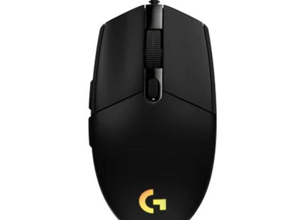 Mouse Logitech G203 LIGHTSYNC en setup gaming completo vista angular