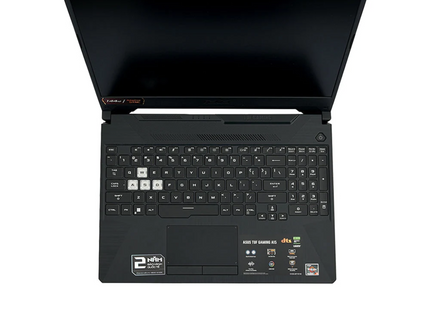 ASUS TUF Gaming A15 vista lateral derecha con conectores