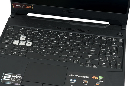 Pantalla Full HD 144Hz laptop ASUS TUF A15 encendida