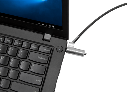 Targus Candado de Cable DEFCON Trapezoid Keyed ASP65GLX - en uso asegurando una laptop