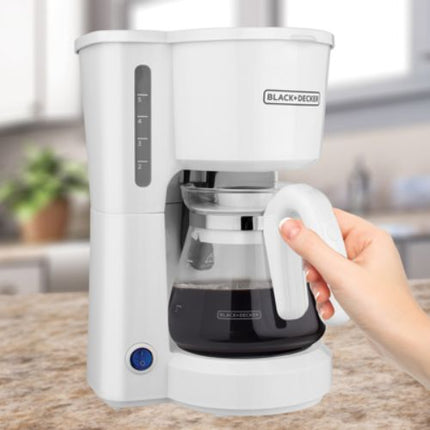 Cafetera Black+Decker CM0701W | 5 Tazas | 650 W | Filtro Permanente | Sneak‑A‑Cup™