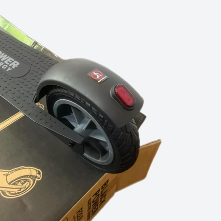 Scooter Eléctrico Black Power R32B | Autonomía hasta 15 km | Motor 250W | Plegable | Velocidad máx. 25 km/h | Ruedas 8”