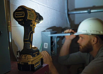 DEWALT DCD996P2T-B3 en uso en sitio de construcción