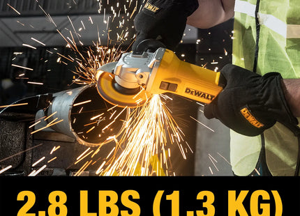 Esmeriladora DEWALT DWE750-B3, peso de 2.8 lbs (1.3 kg)
