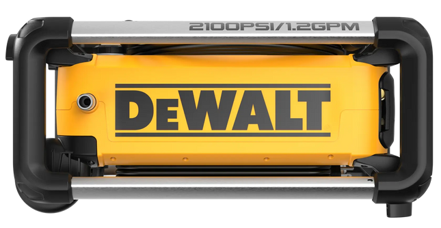 DEWALT DWPW2100 hidrolavadora, vista frontal con mangueras