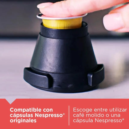 Máquina de Espresso Black+Decker EM0312-0SDLA | 20 Bar | 1.5 L | 1100 W | Vapor manual | Compatible con cápsulas Nespresso