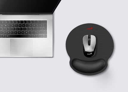 Mouse Pad Genius GX-Pad G-WMP 100 XL en escritorio gaming setup