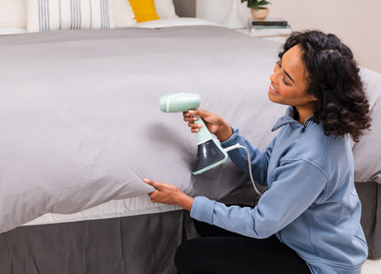 Vaporizador de Ropa Vertical Black + Decker HGS250-LA | Planchado Avanzado | Calentamiento Rápido | 3 Accesorios