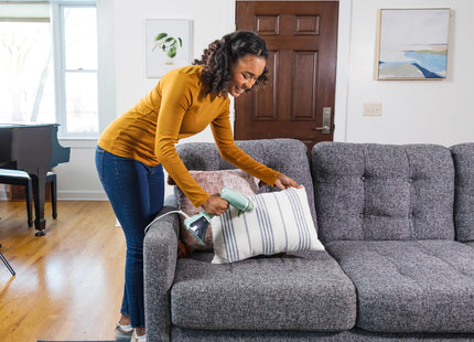 Vaporizador de Ropa Vertical Black + Decker HGS250-LA | Planchado Avanzado | Calentamiento Rápido | 3 Accesorios