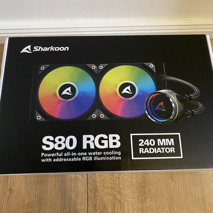 Enfriamiento Líquido Sharkoon S80 RGB AIO | 240mm | RGB | Logotipo giratorio | Compatibilidad Intel & AMD