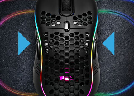 Mouse Gaming Sharkoon Light² S con iluminación RGB activada en ambiente gaming oscuro