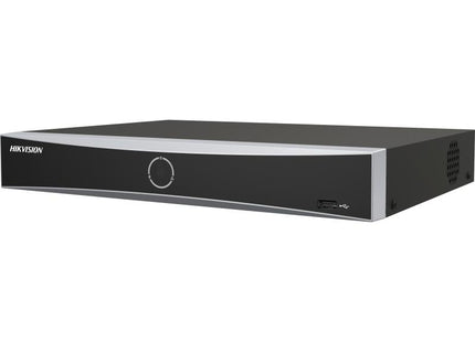 Grabador NVR Hikvision DS-7608NXI-K1/8P(D) vista frontal con panel de control y puertos
