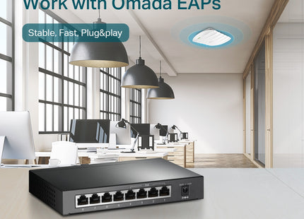 Base inferior del switch TP-Link TL-SG1008P con patas antideslizantes