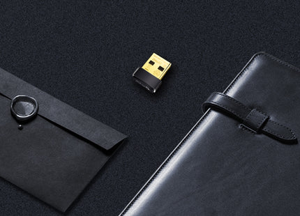 Vista trasera del adaptador inalámbrico TL-WN725N con conector USB