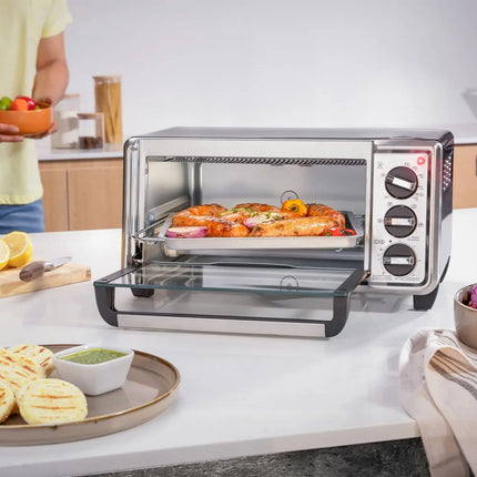 Horno Tostador Black+Decker TO4130‑0SDLA | 30 L / 4 Rebanadas | 1150 W | 5 Funciones | Convección Natural Eventoast™ | Inox