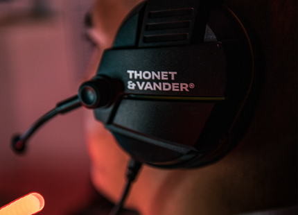 Headset Gaming Thonet & Vander VX70 | Micrófono Flexible | Iluminación LED | Conexión 3.5 mm y USB