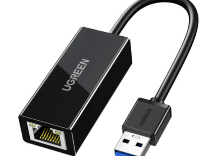Adaptador USB a RJ45 UGREEN CR111 negro vista frontal con puerto Ethernet
