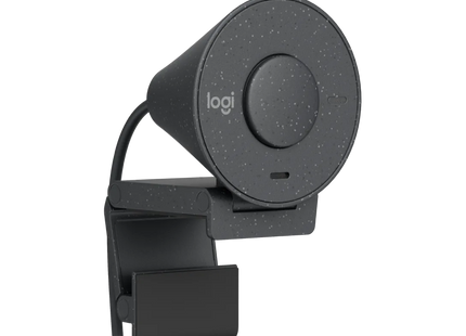 Logitech Brio 300 montada en monitor mostrando su diseño compacto
