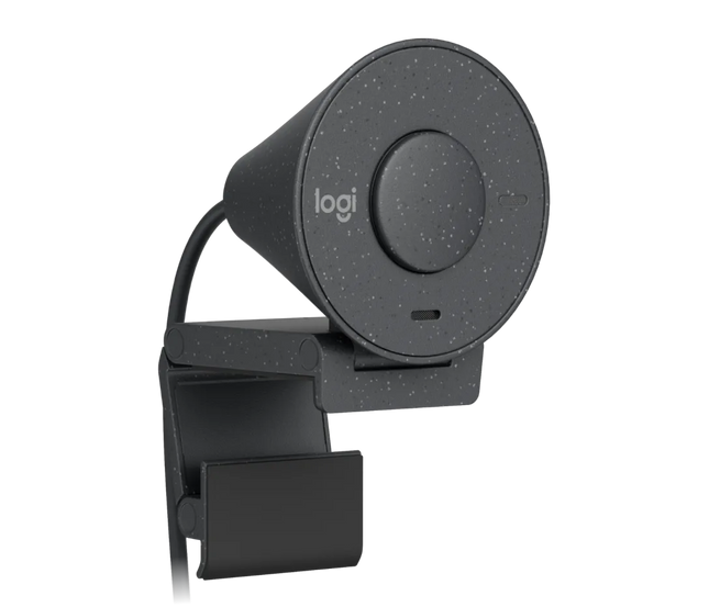 Logitech Brio 300 montada en monitor mostrando su diseño compacto