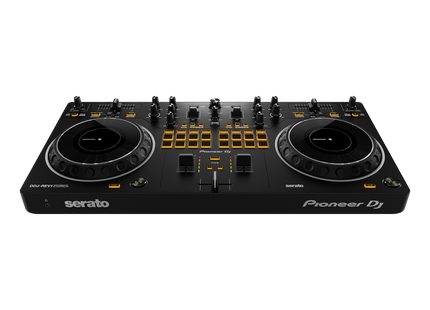 Pioneer DJ DDJ-REV1 vista superior mostrando jog wheels y pads de performance