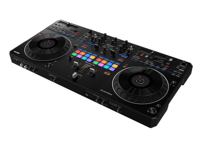 Pioneer DJ DDJ-REV5 vista frontal del controlador DJ de 2 canales