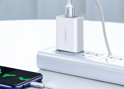 Detalle conector USB-C macho del cable UGREEN US288 60131