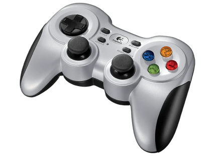 Gamepad F710 vista lateral derecha con receptor USB inalámbrico 2.4GHz