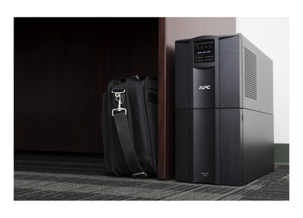 APC Smart-UPS SMT2200C - vista en ángulo
