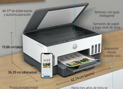 Impresora multifuncional HP con aplicación móvil HP Smart en pantalla
