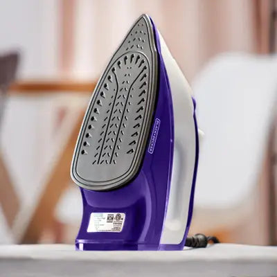 Black + Decker plancha morada IR1840