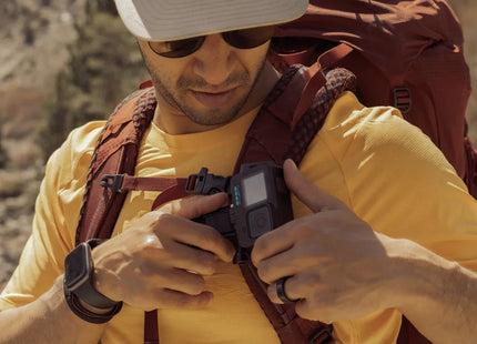 GoPro Travel Kit AKTTR-002 con Shorty, Clip Giratorio Magnético y Estuche Compacto