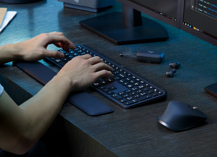 Puerto de carga USB-C del teclado Logitech MX Keys S recargable