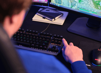 Teclado Trust GXT 834 Callaz Mecánico Gaming en Español, 24407